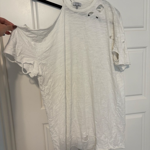 Tobi Distressed White T-shirt - Picture 2 of 2